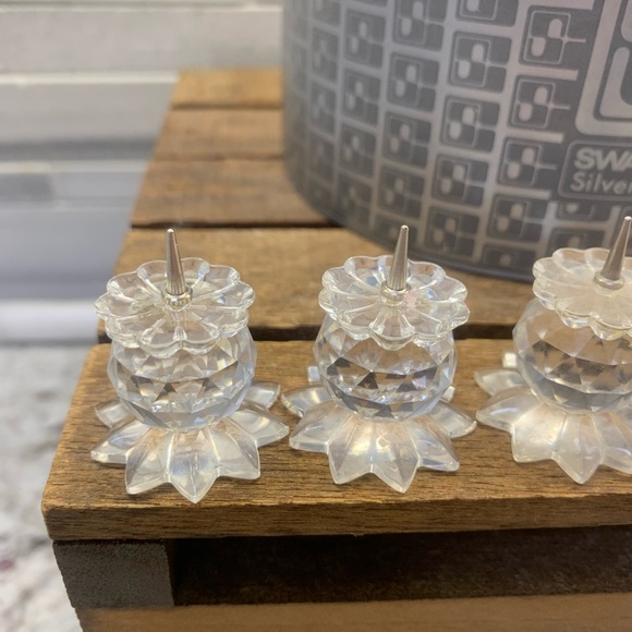 Set of 6 Vintage Miniature 1” Pineapple Style Candle Holders - Picture 2 of 7